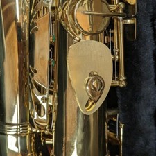 Brass saxophone thumb hook without hook, ergo...
