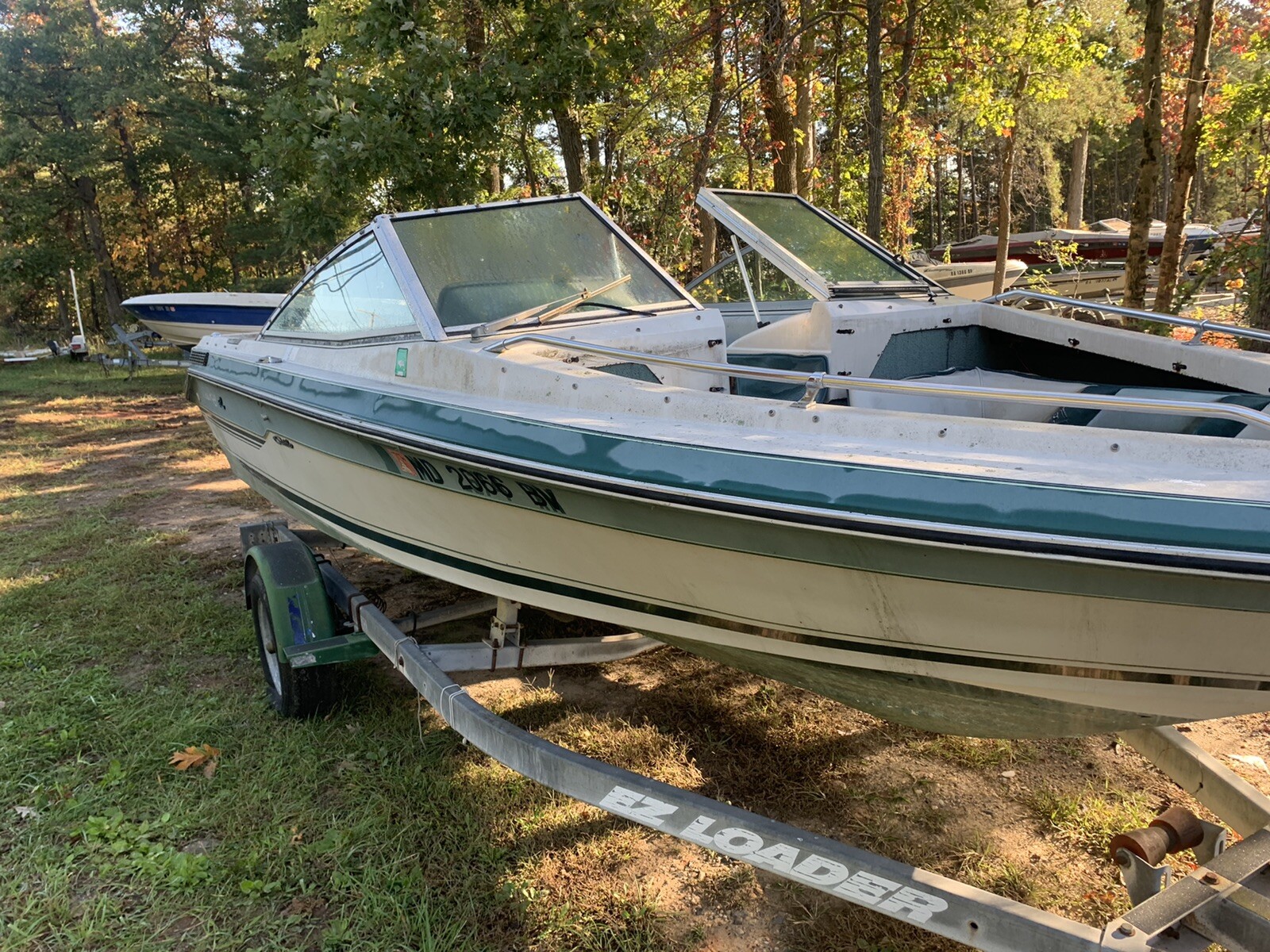 Sea ray Seville 18 Ft Boat Windshield Windscreen Glass Frame 1988