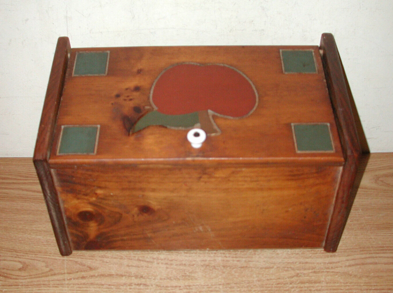 VINTAGE COUNTER TOP WOODEN BREAD BOX WITH CARVED DESIGNED TOP OPENING LID
Opens in a new window or t