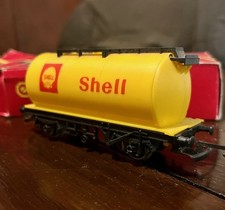 HORNBY MODEL RAILWAYS OO GAUGE SHELL LONG WHEEL BASE PETROL TANK WAGON R.227