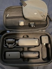 DJI Osmo Pocket 3 Creator Combo, Vlogging Camera