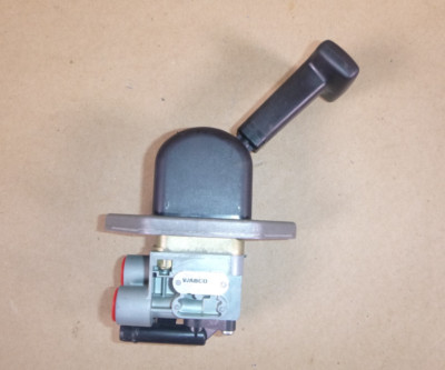New WABCO 9617231040 Hand Control Parking Brake Valve, MB P/N 002.430.79.81