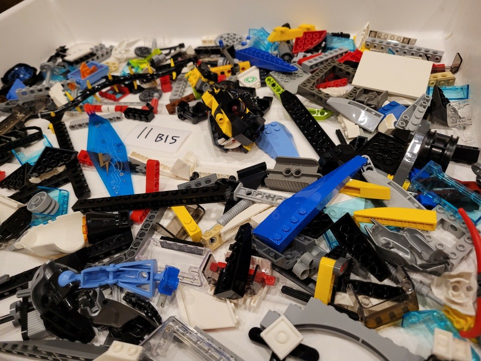 Huge Lego Technic Bionicle Lot Parts Ships Space Robotics Star Wars huge-lego-technic-bionicle-lot-parts-ships-space-robotics-star-wars