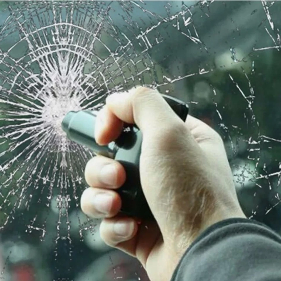 Cargador de Carro Coche Universal Dual Salvador de Vida  Rompe Vidrio y Cinturon - Image 4 of 4