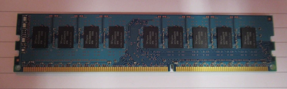 2 x Hynix HMT351U7CFR8A-H9 99L0340-001 4GB PC3-10600 1333MHz CL9 240P Memory - Image 4 of 4