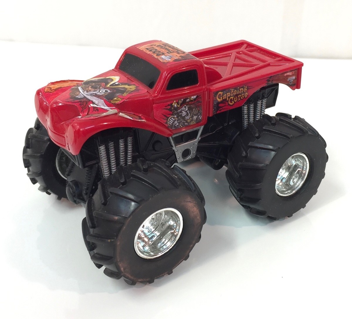 Monster Jam Motorized CAPTAIN's CURSE 4 x 4 Truck Hot Wheels 1:43