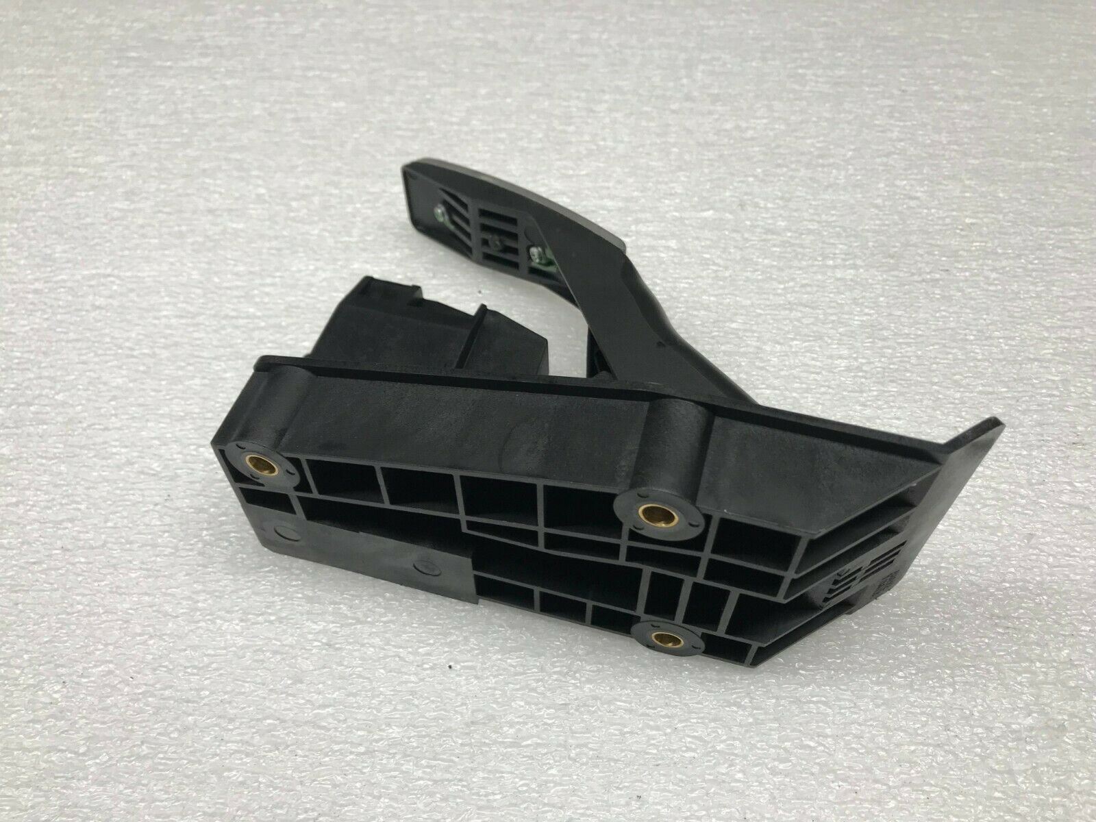 FERRARI 488 GTB PISTA SPIDER ACCELERATOR GAS PEDAL OEM 243117