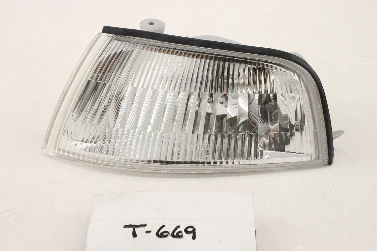 New OEM Front LH Turn Signal Lamp 1996-2003 Mitsubishi Mirage 