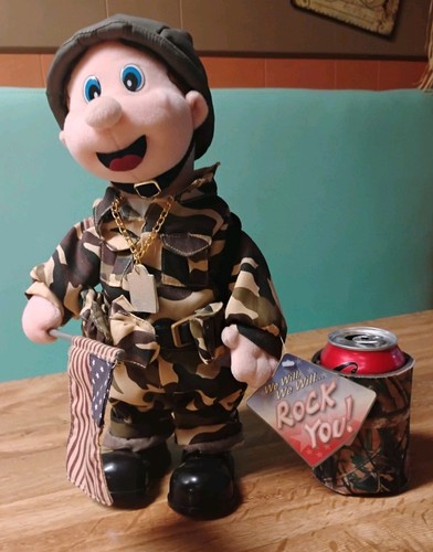 Vintage 1979 Beverly Hills USA Co WE WILL ROCK YOU Patriotic Singing Soldier NWT - Picture 2 of 18