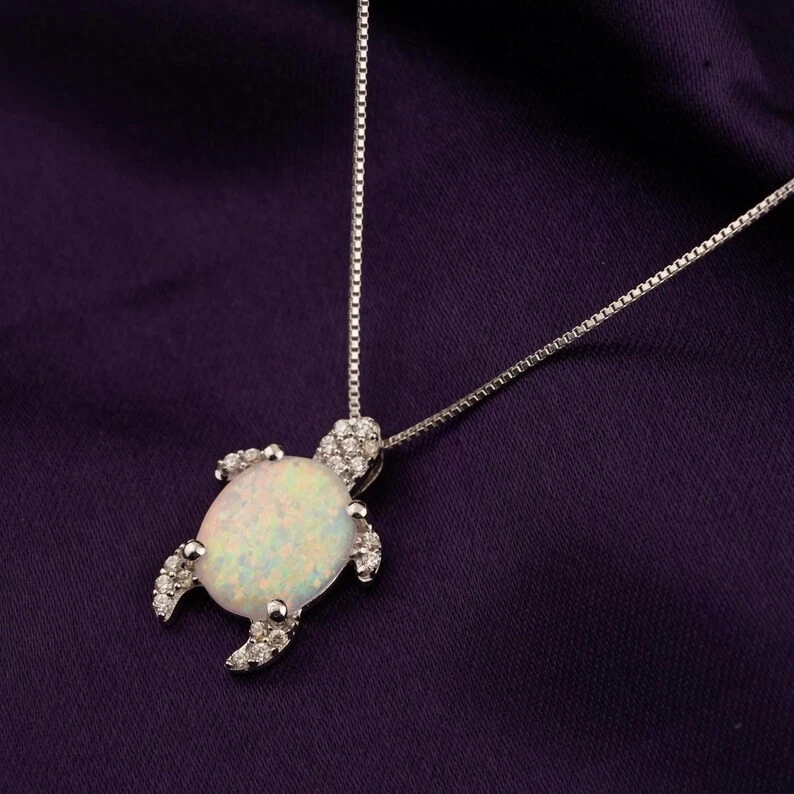 Colgante Tortuga Mujer Piedra Ópalo Creada en Laboratorio Corte Ovalado 1Ct Chapado en Oro Blanco 14K Foto 2 de 4
