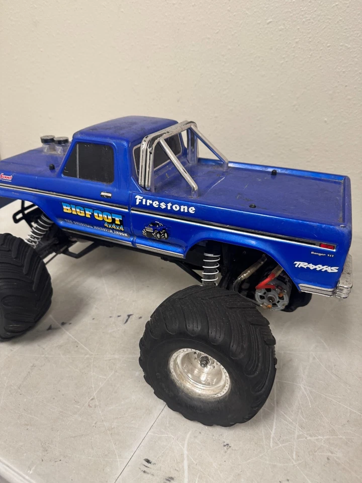 Traxxas "Bigfoot" No.1 HD Original RTR 1/10 2WD Monster Truck Elétrico Não Testado - Imagem 3 de 4