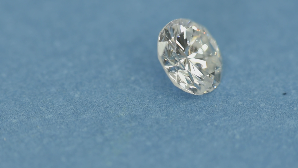 G I A Certified .40 Carat H SI1 Natural Diamond Loose Round Brilliant Cut