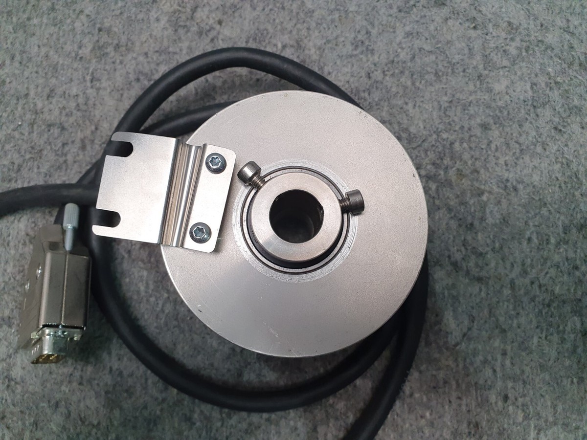 BAUMER ITD 41 A 4 Y 2 10000 T NI KR1 S15 M: 11060581 C