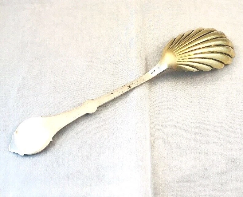 Medallion de Wood & Hughes T.S. Moneda Lanza Colón, GA Cuchara de bayas de plata Foto 3 de 4