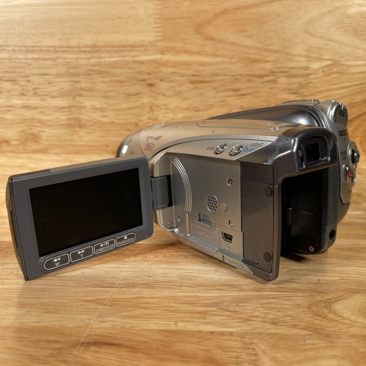 Canon HV20 3.1MP High Definition MiniDV 200x Digital Zoom