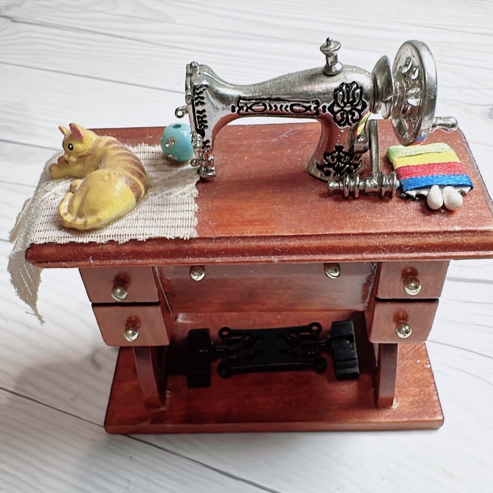 Miniatures Dollhouse 1:12 SEWING MACHINES, SEWING BOX, IRON BOARD ...