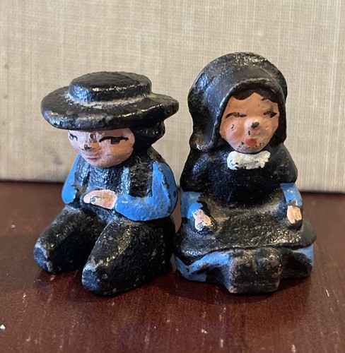 VINTAGE BEMALTES GUSSEISEN SITZEN AMISH JUNGE UND MÄDCHEN
