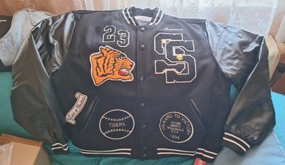 Supreme Tiger Black Varsity Jacket FW23 Size M Neu und Ungetragen