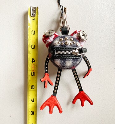 小物 BURBERRY FROG CHARM $395 Burberry Doris The Frog Studded Bag Charm Stuffed