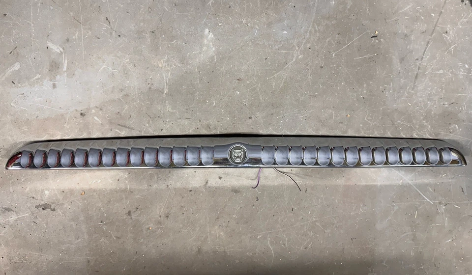 Jaguar XJ8 1998-2003 Vanden Plays maletero trasero revelación moldura tapa cubierta OEM Foto 2 de 4