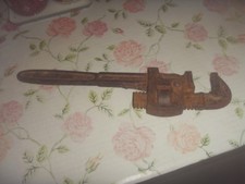 In good condition heavy duty grip tool for cheap sale