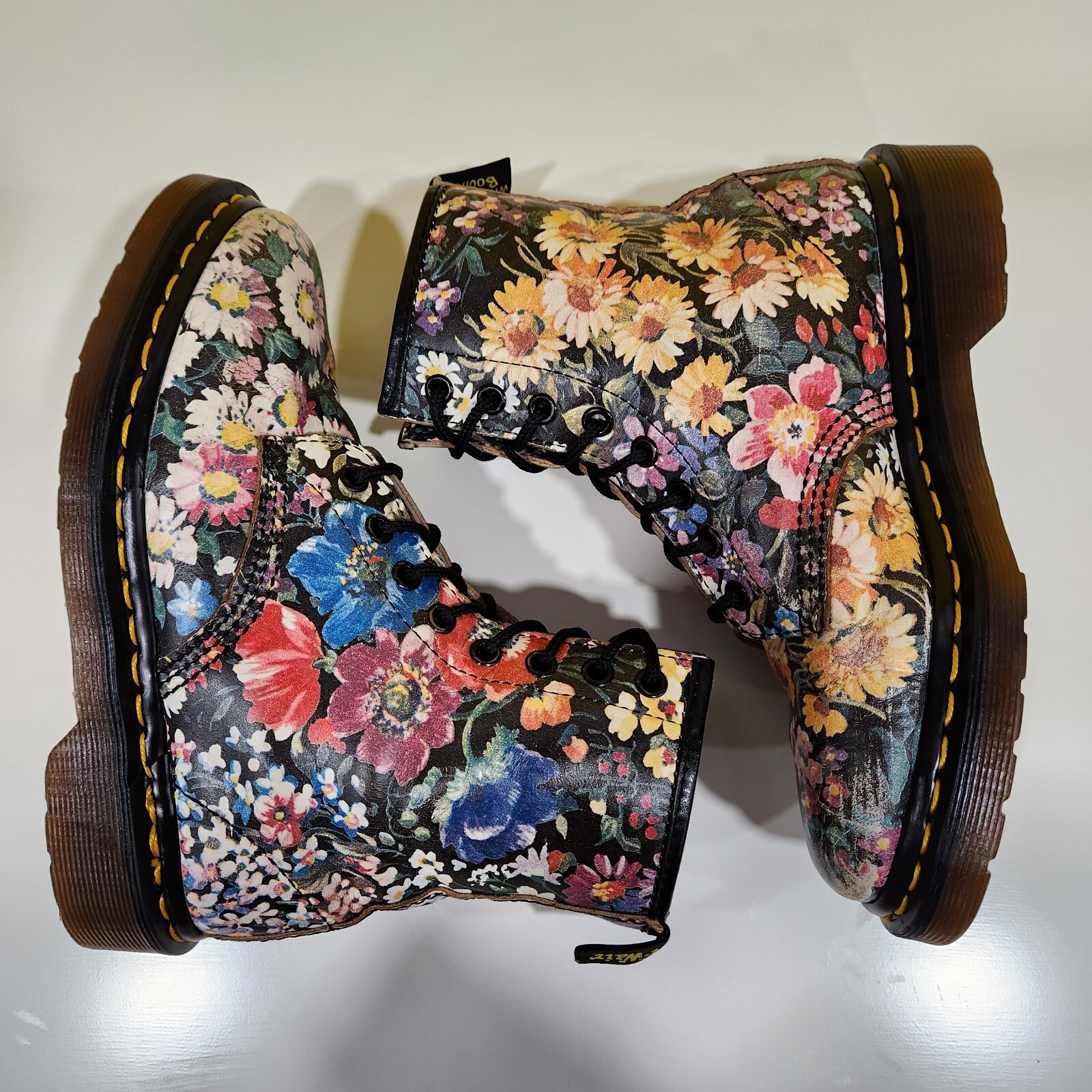 💥Dr. Martens Doc England MIE Rare 90's Vintage Dark Floral 1460 Boots UK3 US5💥 thumbnail 3