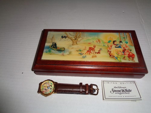 Disney RARE LTD ED #20826/5000 Snow White & The 7 Dwarfs Watch & Case NOS - Picture 6 of 13