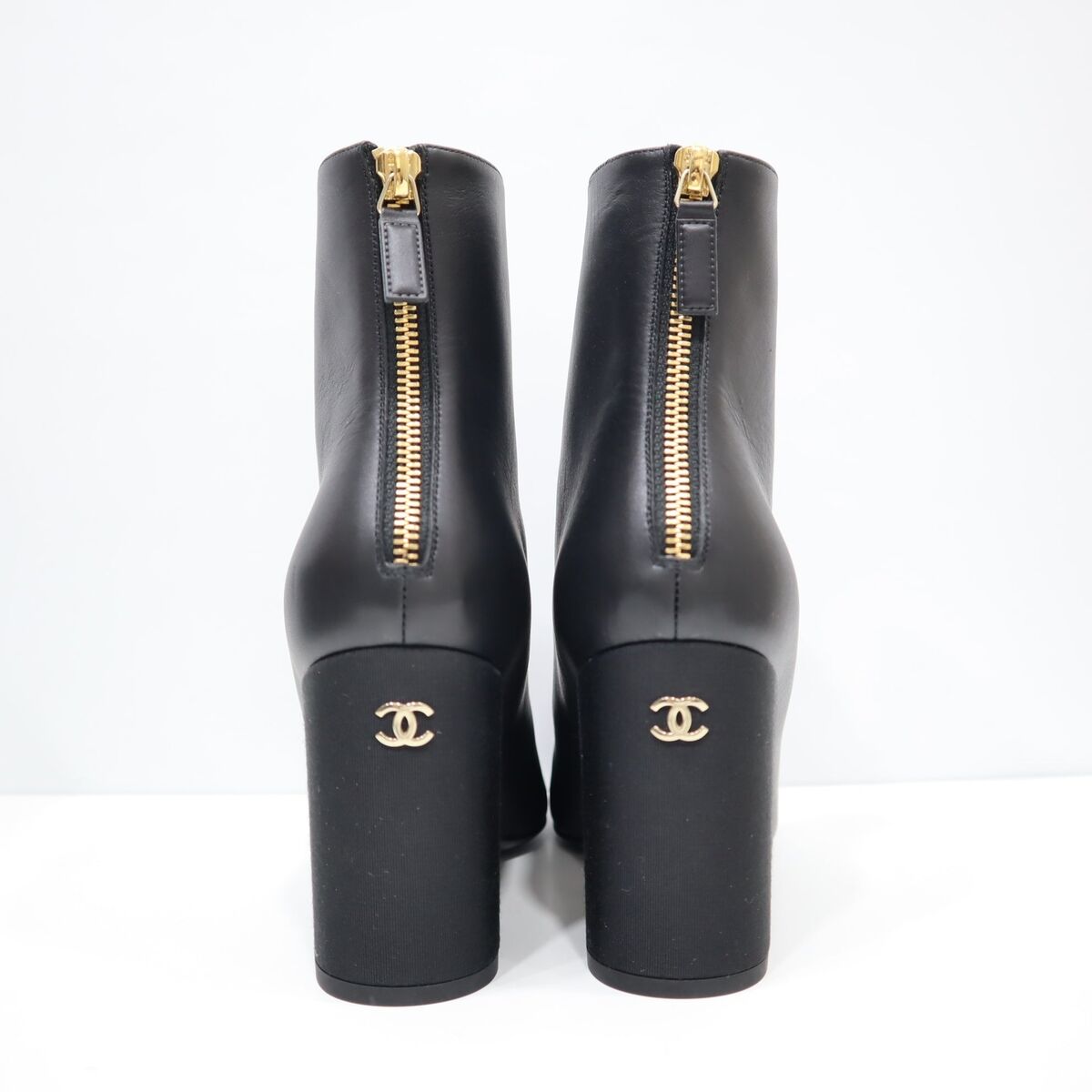 Chanel short boots black G39529Y563319 size: 38 Coco Mark Chanel short boots black G39529Y563319 size: 38 Coco Mark