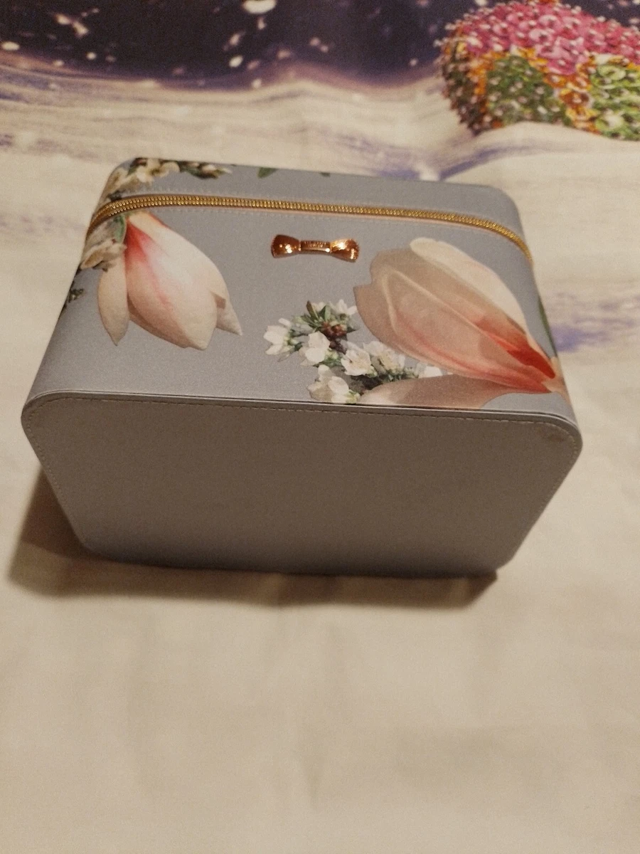 Ted baker opulent crush online vanity case