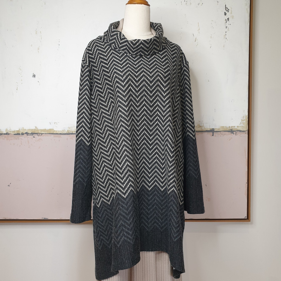 WHISPERS Size 16 (XXL) Grey Knit Cotton Blend, Chevron Pattern Turtleneck Jumper