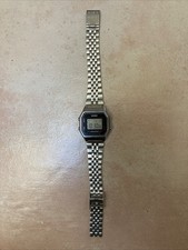 Montre vintage femme CASIO LA680WE qui fonctionne parfaitement  en bon état.