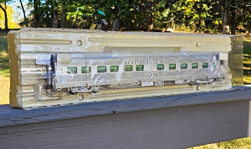 Atlas O Gauge California Zephyr D&RGW "Silver Summit, #1131 10-6 durmientes. Nuevo.  | Condition: New
