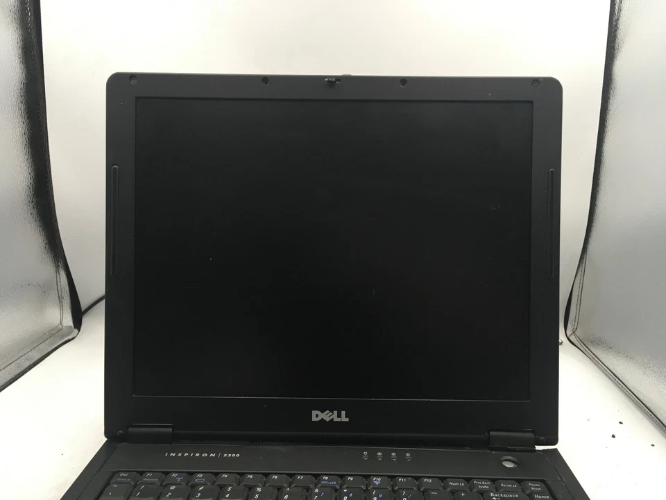 DELL INSPIRON 2200 - FOR PARTS/NO POWER - INTEL CELERON M - NO RAM -READ DESC-BB - Image 2 of 4