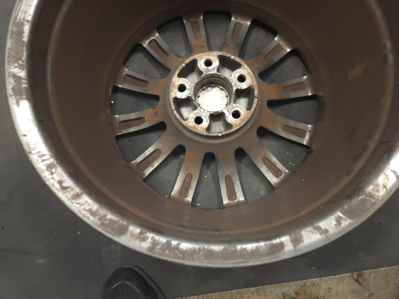 Maserati Ghibli 2015-2017 Wheel P/N 670010981