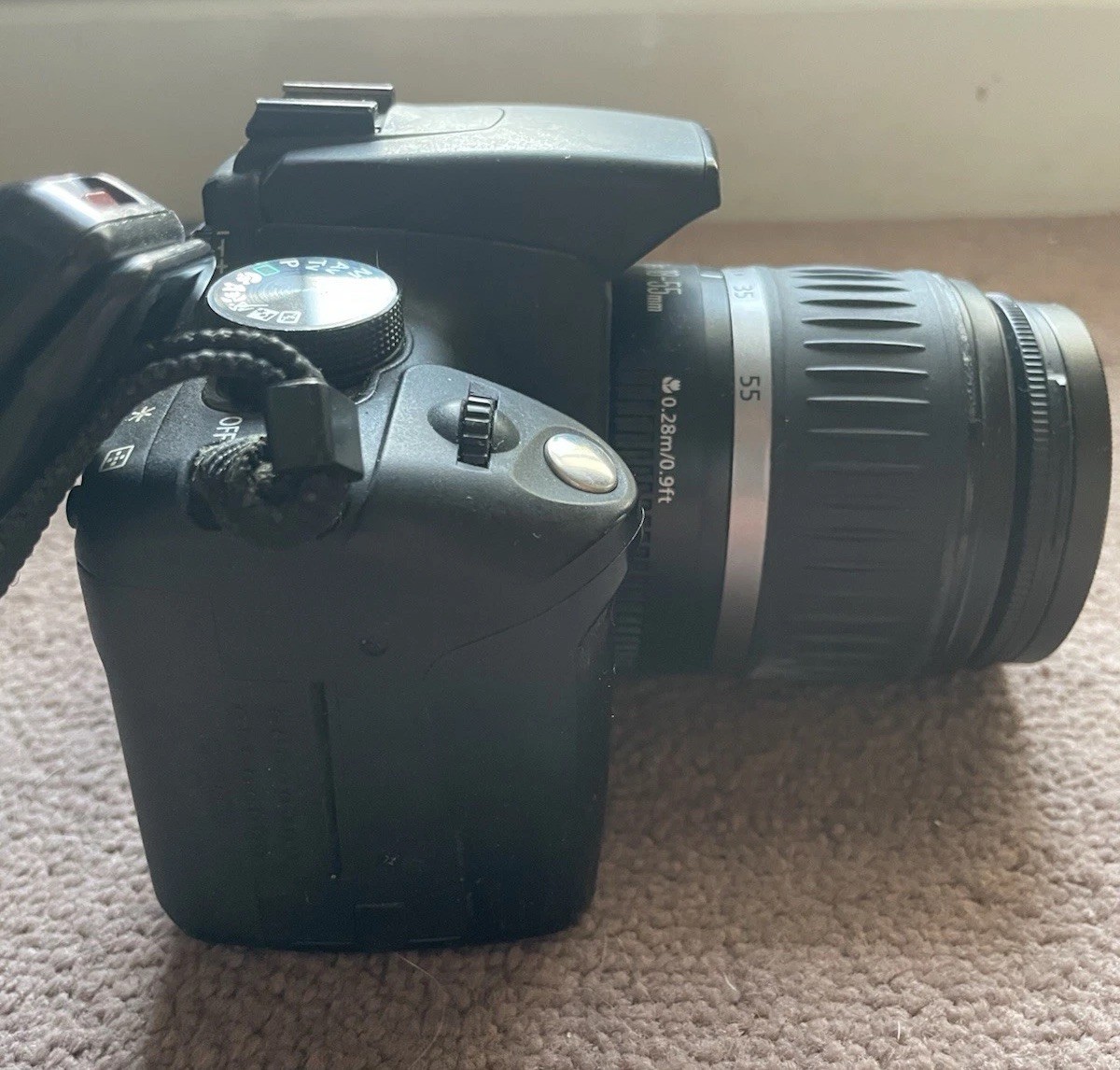 A Canon EOS 350D Digital SLR Camera - Black - Untested