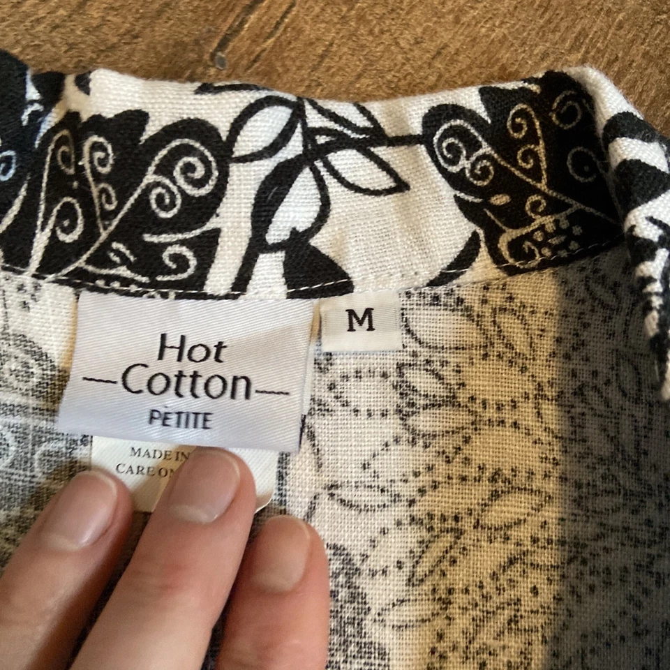 Hot Cotton | 100% Linen Black & White Floral Collared Blouse Petite Medium - Image 2 of 4