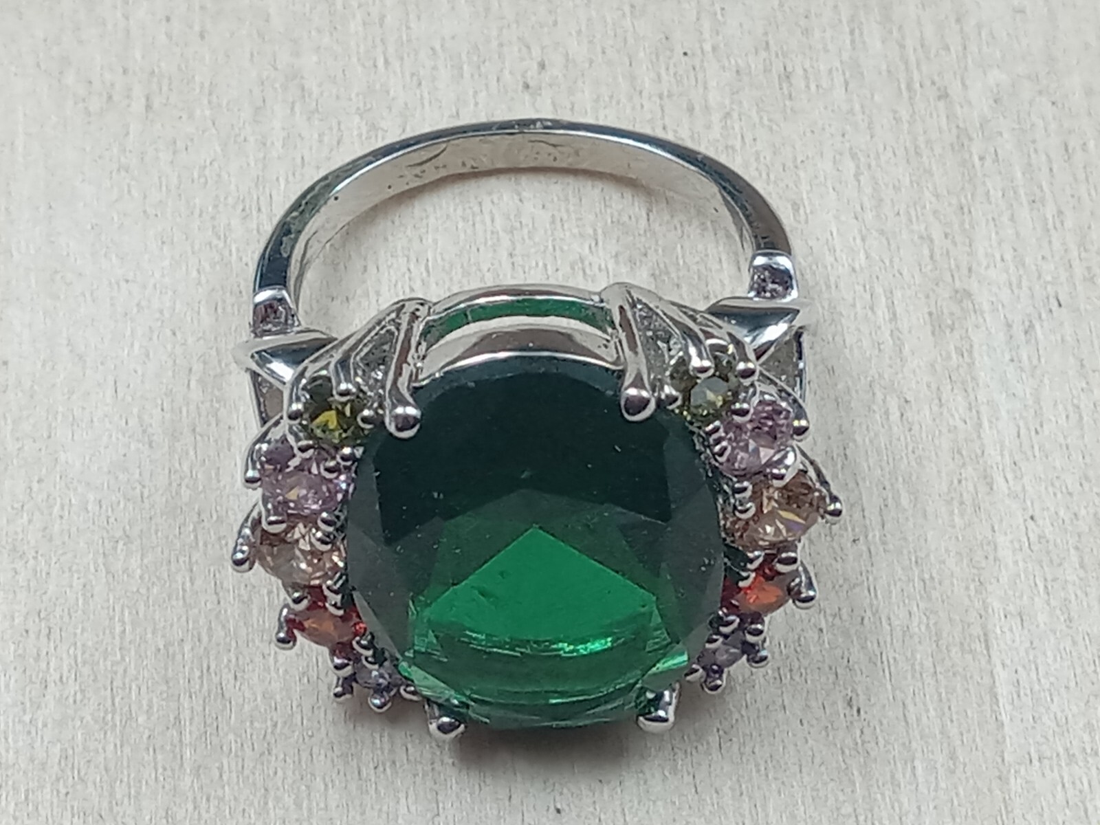 Sterling Silver Size 10 Ring w. Statement Dark Gr… - image 3