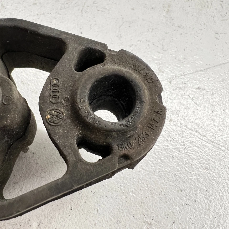 SOPORTE DE SUSPENSIÓN SILENCIADOR ESCAPE TRASERO IZQUIERDO/DERECHO AUDI A8 OEM 1 PIEZA 2011-2017 Foto 3 de 4