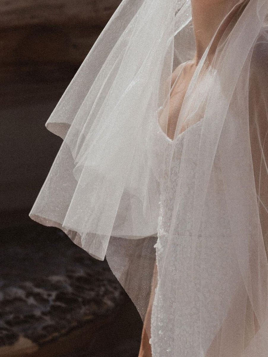 $325 White Karen Willis Holmes Veil Two Tier