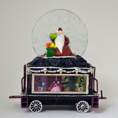 TIM BURTON Nightmare Before Christmas TRAIN SNOWGLOBE SANDY CLAWS IN STOCK NMBX
