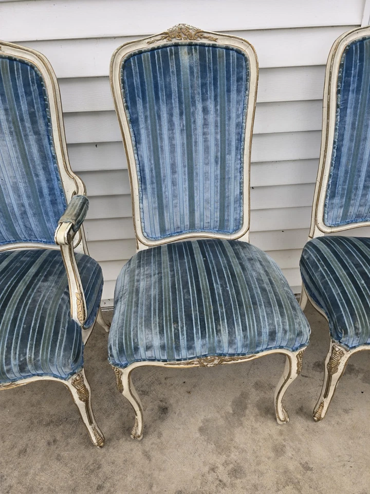 Juego de 4 sillas de comedor provinciales francesas vintage de terciopelo a rayas azules de mediados de siglo Foto 4 de 4