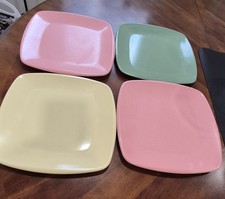Retro Melmac Harmony House "Talk of the Town" 10X10 4 Plates Melamine