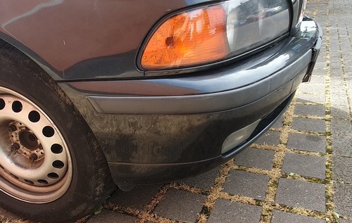 Stossleiste vorne rechts 8 159 352 für Stoßstange vorne BMW E39 an Bastler