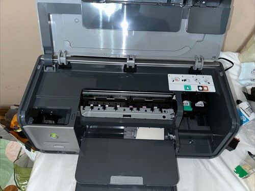 HP Photosmart 8050 Digital Photo Inkjet Printer. - Picture 3 of 8