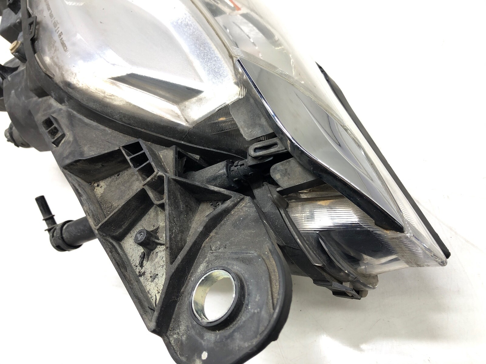 2014-2017 MASERATI QUATTROPORTE LEFT DRIVER FRONT XENON HEADLIGHT LAMP OEM.