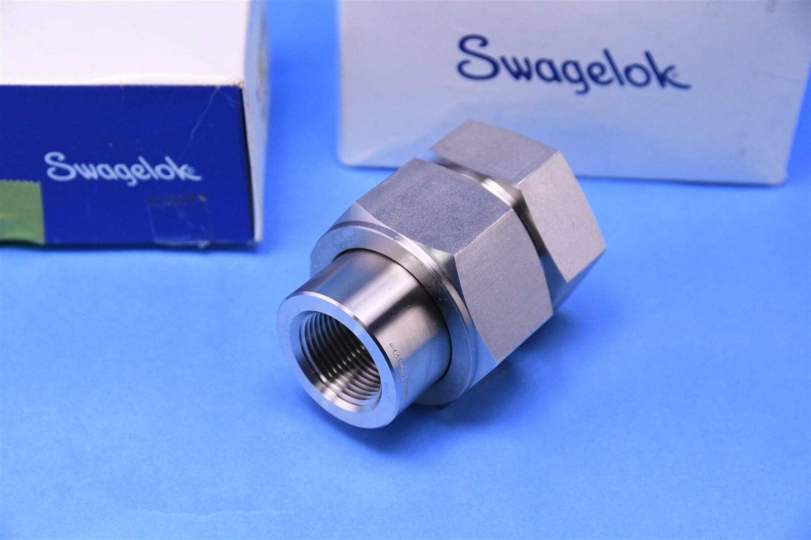 Swagelok SS16UBJ 1" Female NPT Stainless Steel Union Ball Joint Pipe Fitting eBay