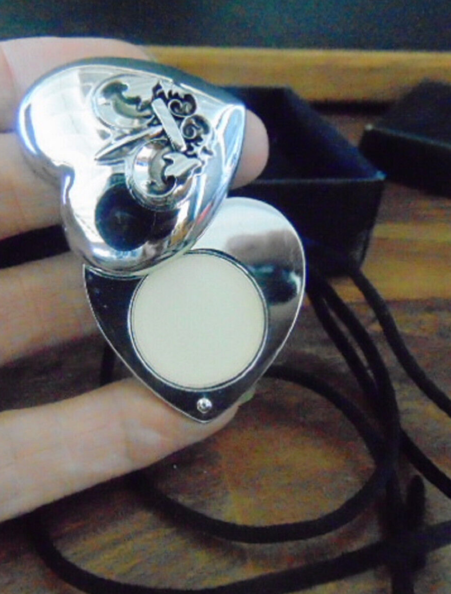 Outspoken By Fergie Perfume Heart Locket Necklace-2010 Avon