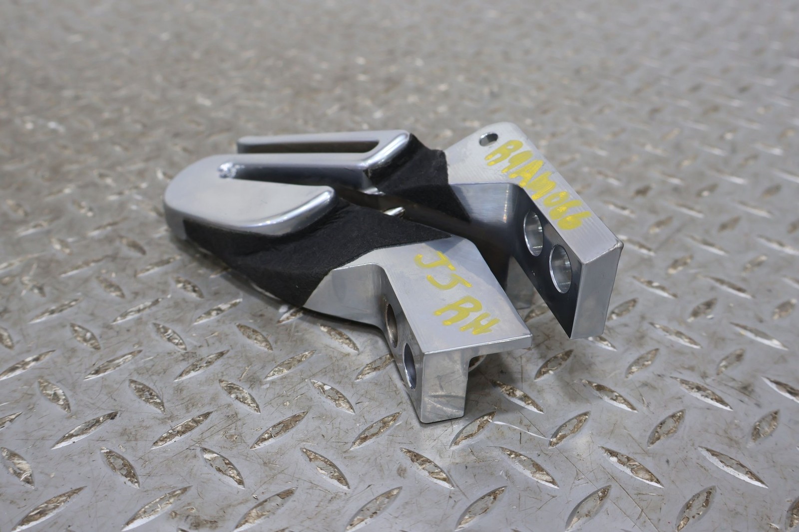 Aston Martin V8 Vantage Right Seat belt