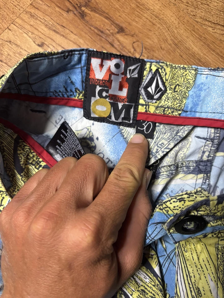 Pantalones Cortos Volcom Híbridos De Colección Para Hombres 30 Multicolor Mapa Náutico AOP Informales Verano Playa Foto 3 de 4