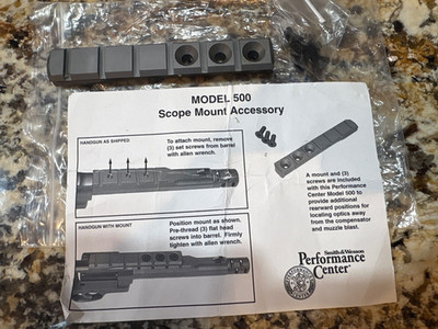 SCARCE  SMITH &WESSON PERFORMANCE CENTER MODEL 500 SCOPE MOUNT ACCESSORY. SCREWS